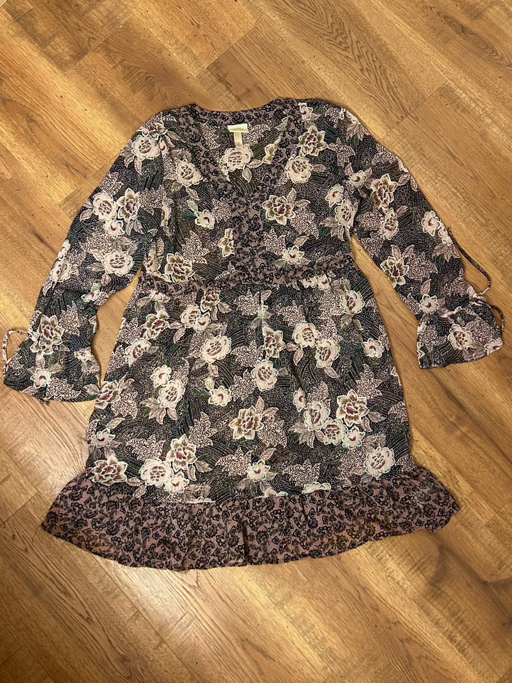 Knox Rose Black & Pink Floral Ruffle-Hem Casual Dress